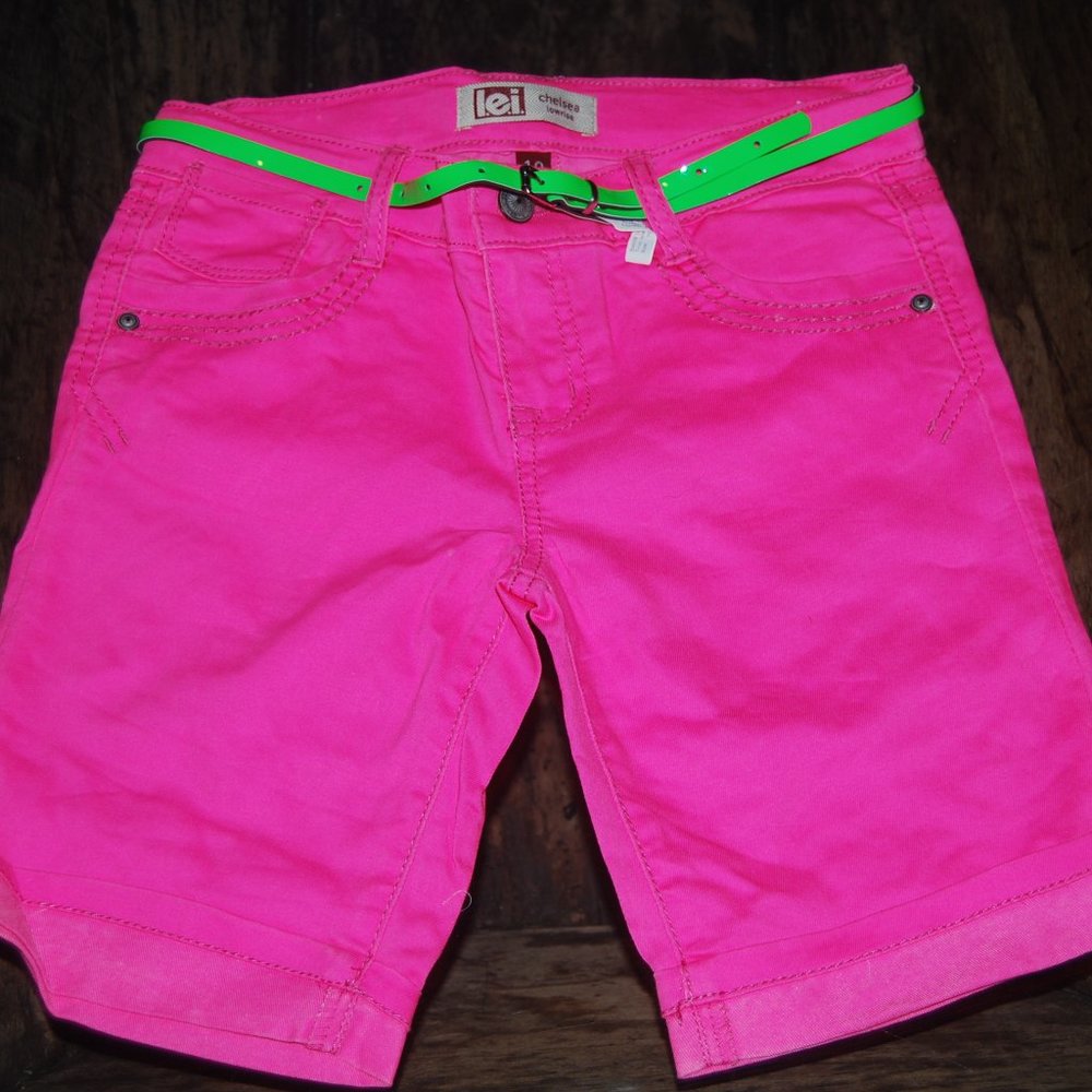 Lei Shorts Pink With Green Belt Size 10Reg
